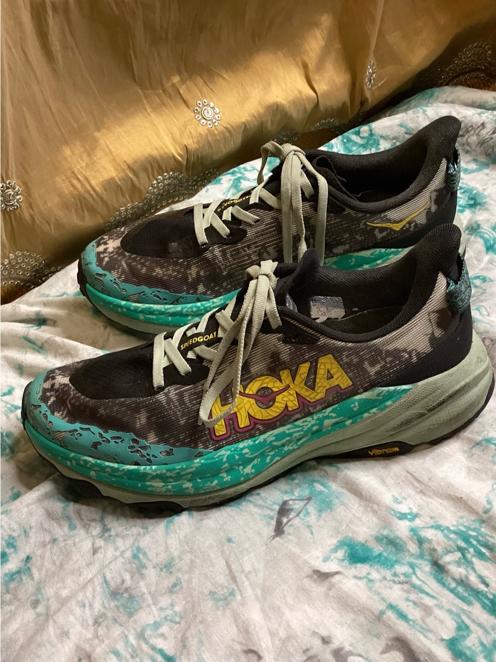 Hoka Speedgoat 6 Trail Sneakers in Teal, Black, and Yellow EUC 9